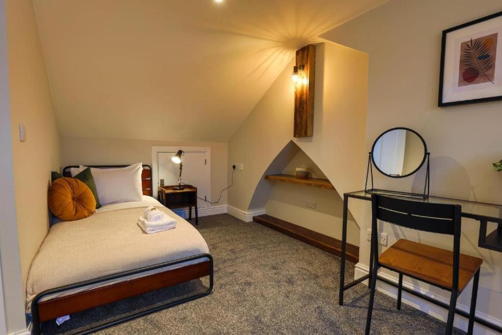 Stylish Stadium Stay, Centre With Parking * Cardiff