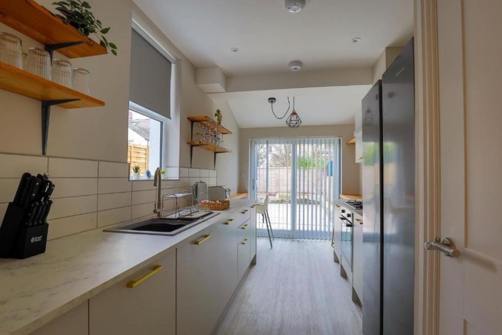 Apartment Stylish Stadium Stay, Centre With Parking