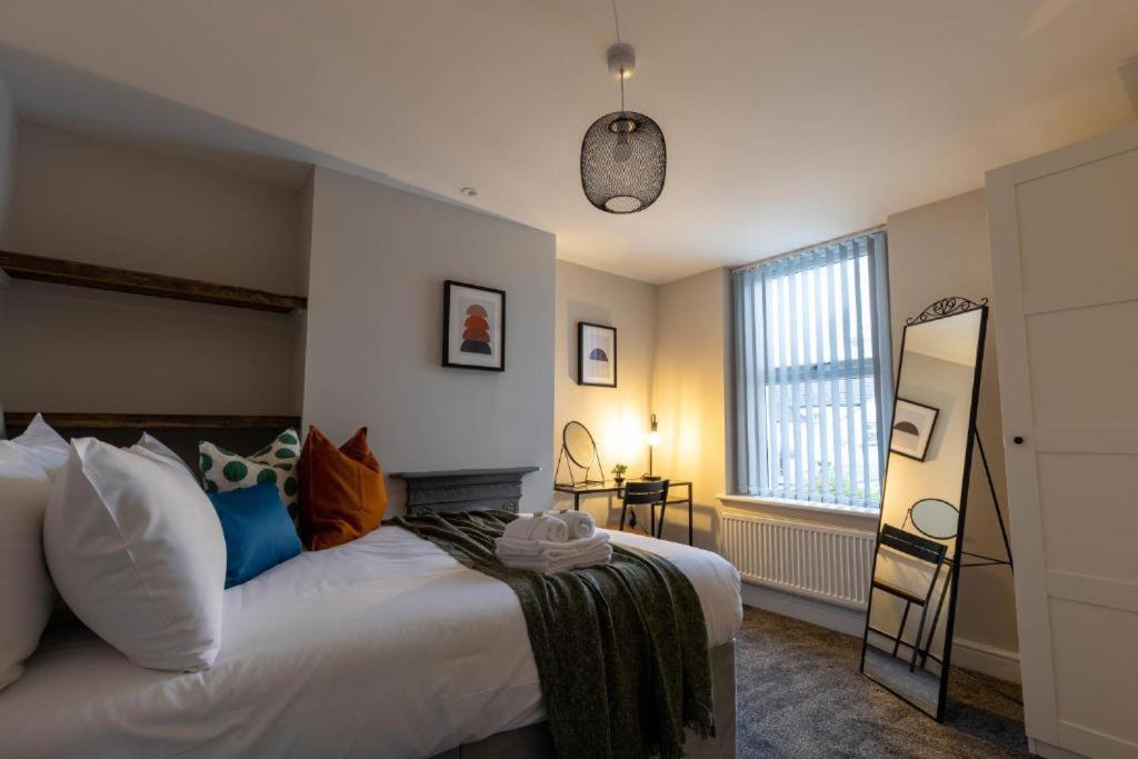 Stylish Stadium Stay, Centre With Parking Apartment
