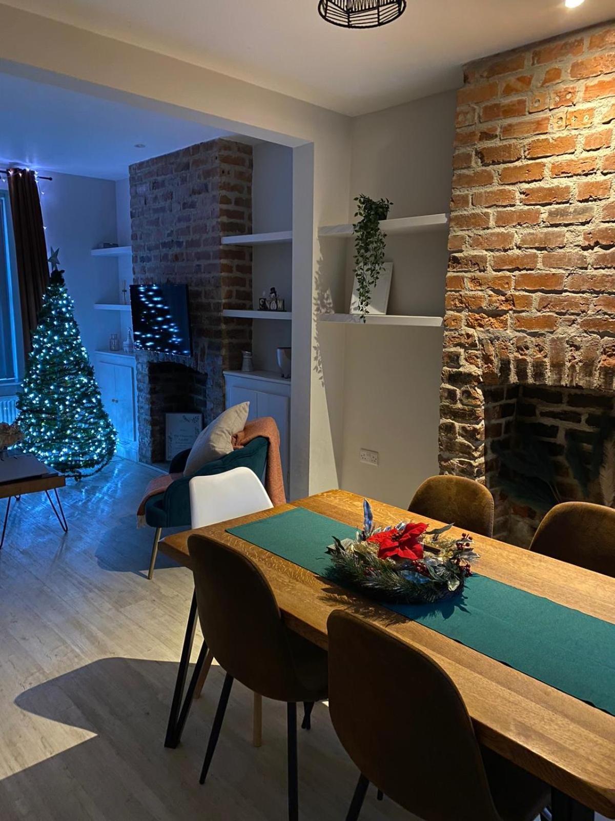 Apartment Stylish Stadium Stay, Centre With Parking *